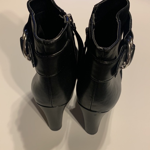 Sam Edelman ankle booties/ boots black! 3 1/2” heel. - Picture 4 of 10